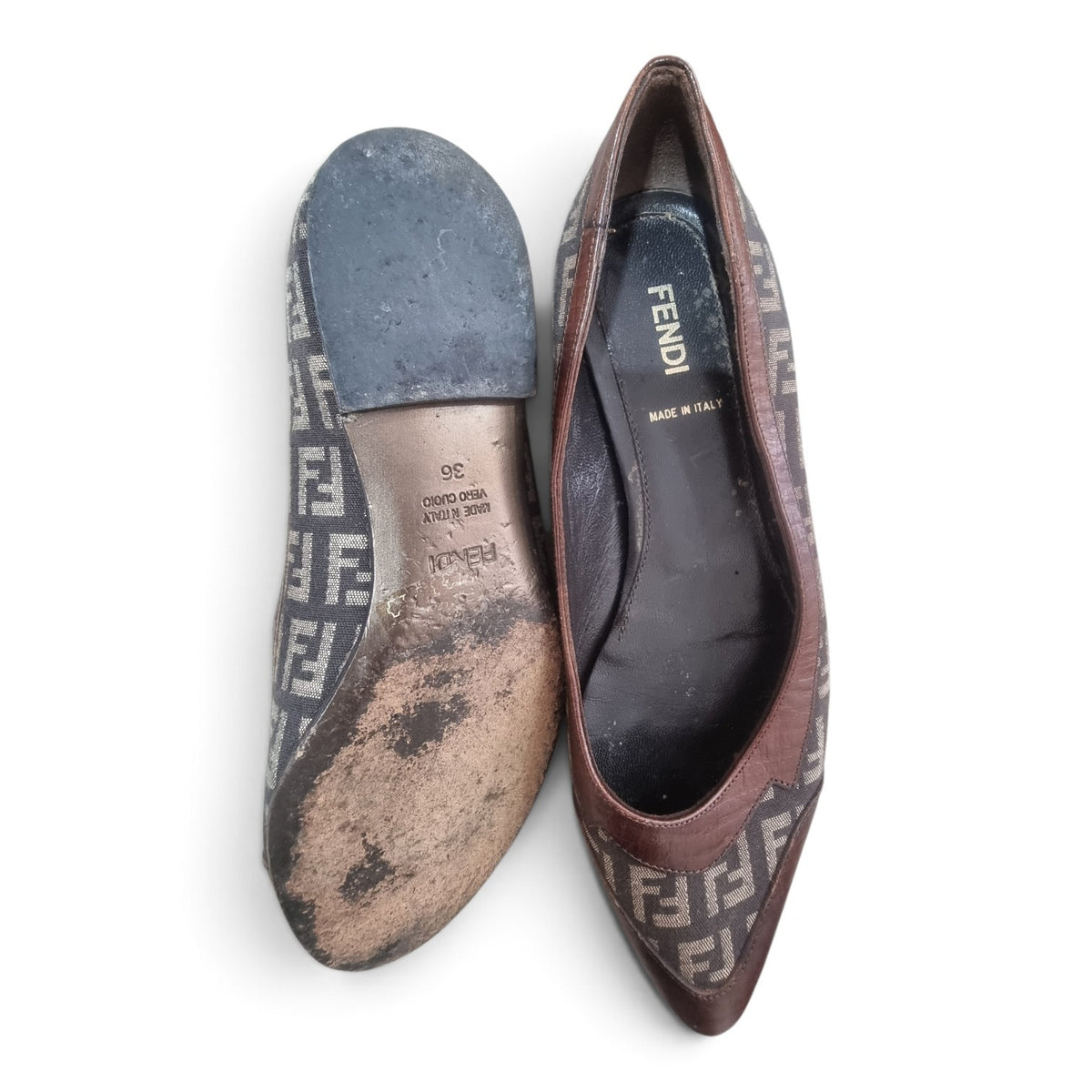 Fendi, Ballerine a Punta Vintage in Canvas Monogram Zucca e Pelle Marrone, Taglia 36