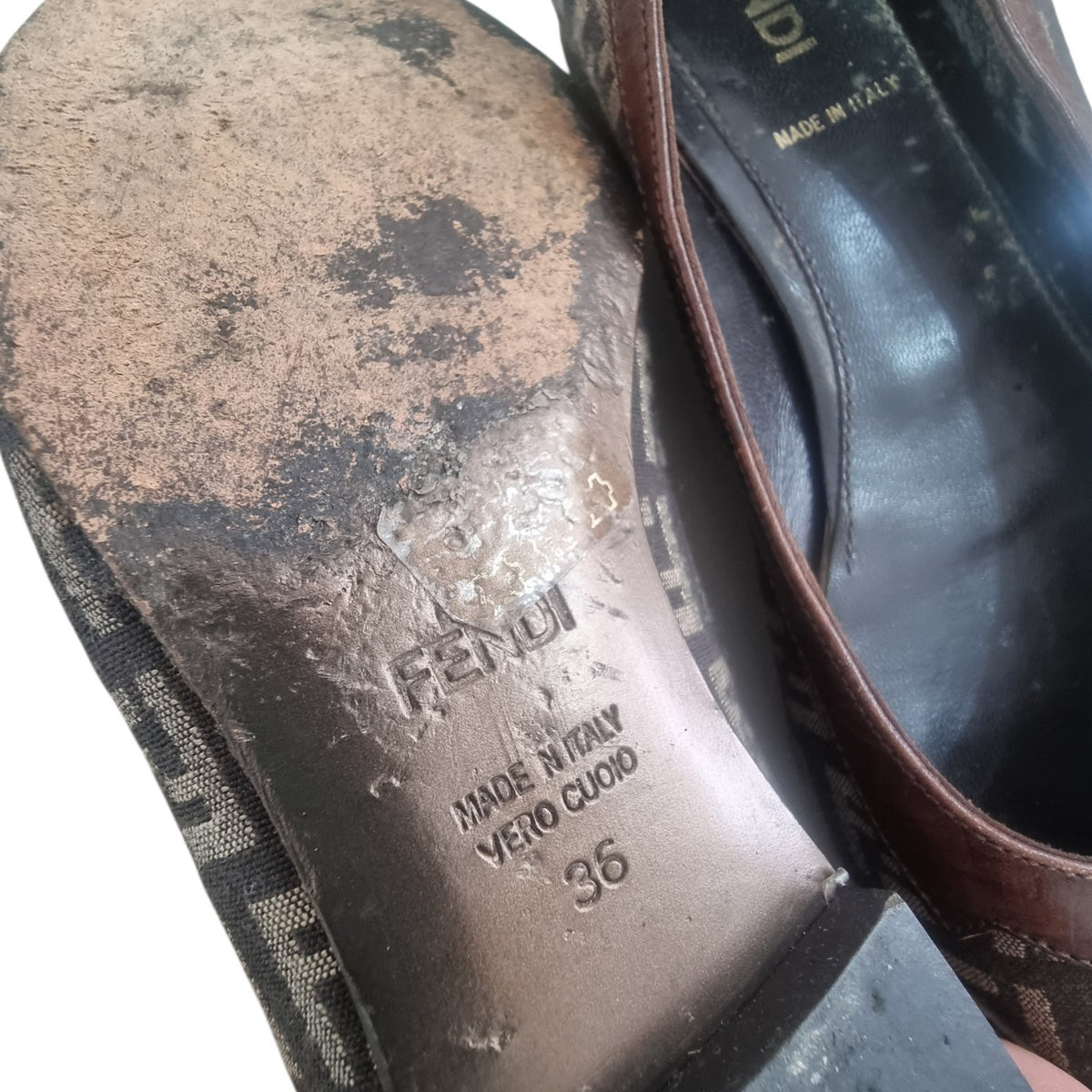 Fendi, Ballerine a Punta Vintage in Canvas Monogram Zucca e Pelle Marrone, Taglia 36