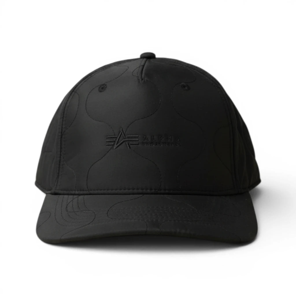 Cappello nero Alpha Industries - Modello OLS Quilted trapuntato - Vista frontale con logo