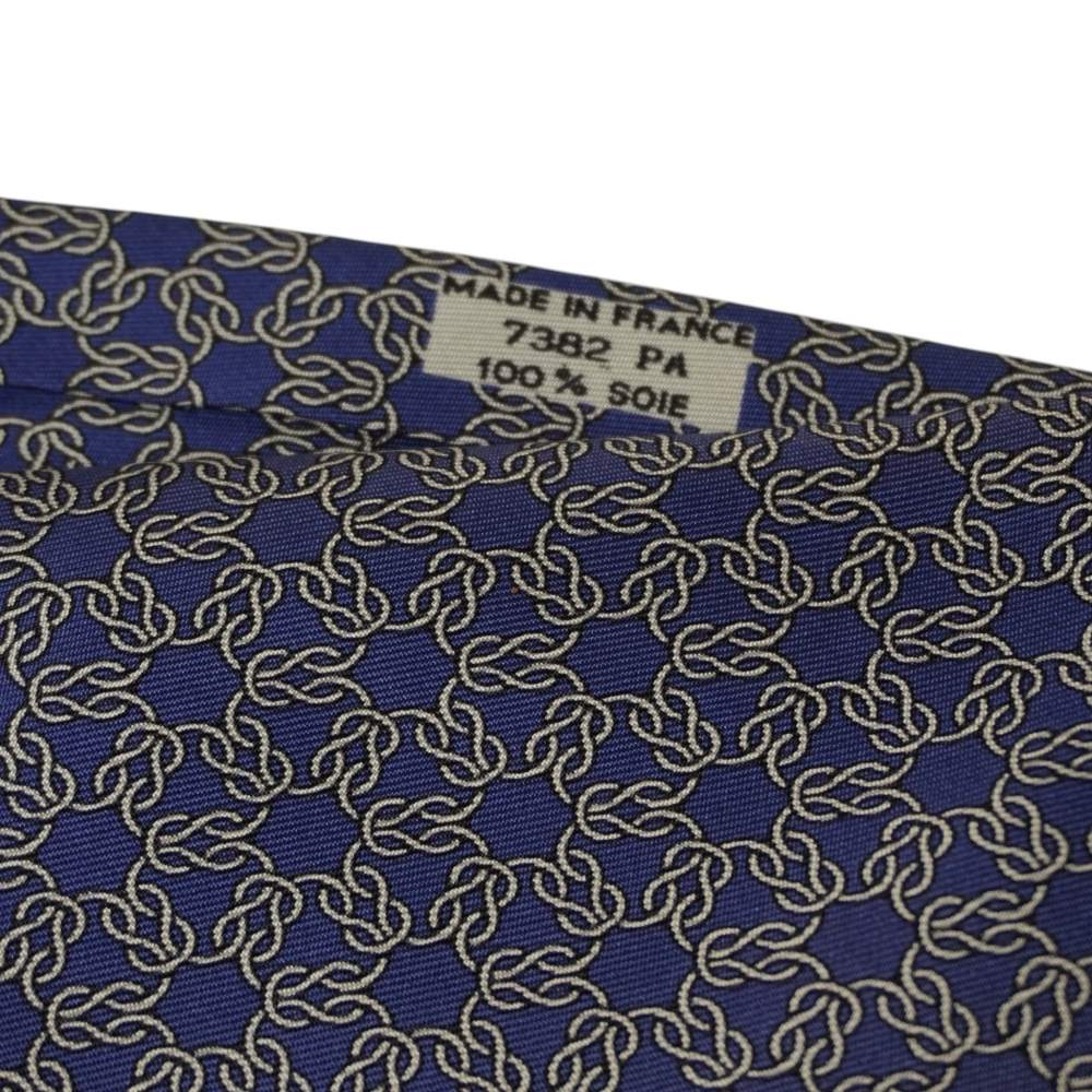 Cravatta Hermès Paris vintage - Seta blu reale con motivo geometrico oro
