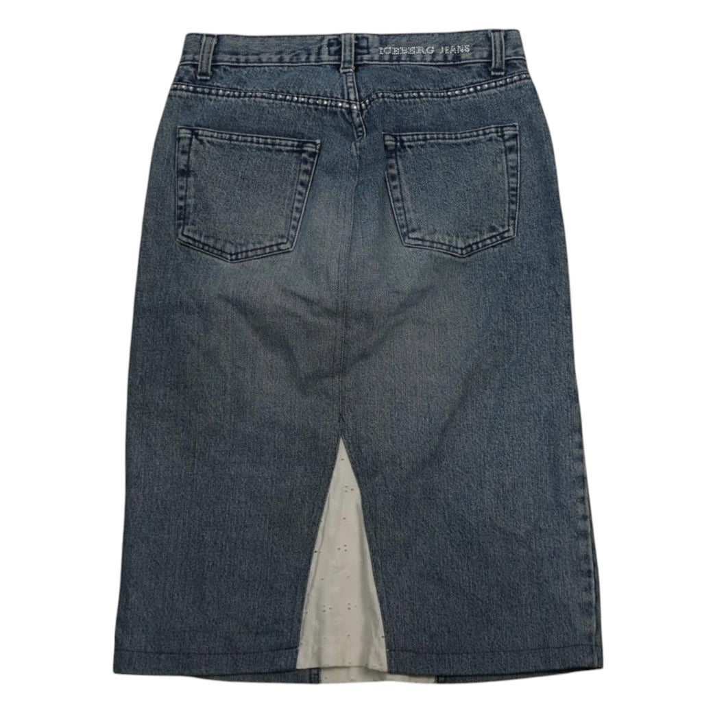 Vista posteriore gonna in jeans Iceberg con spacco e pizzo bianco.
