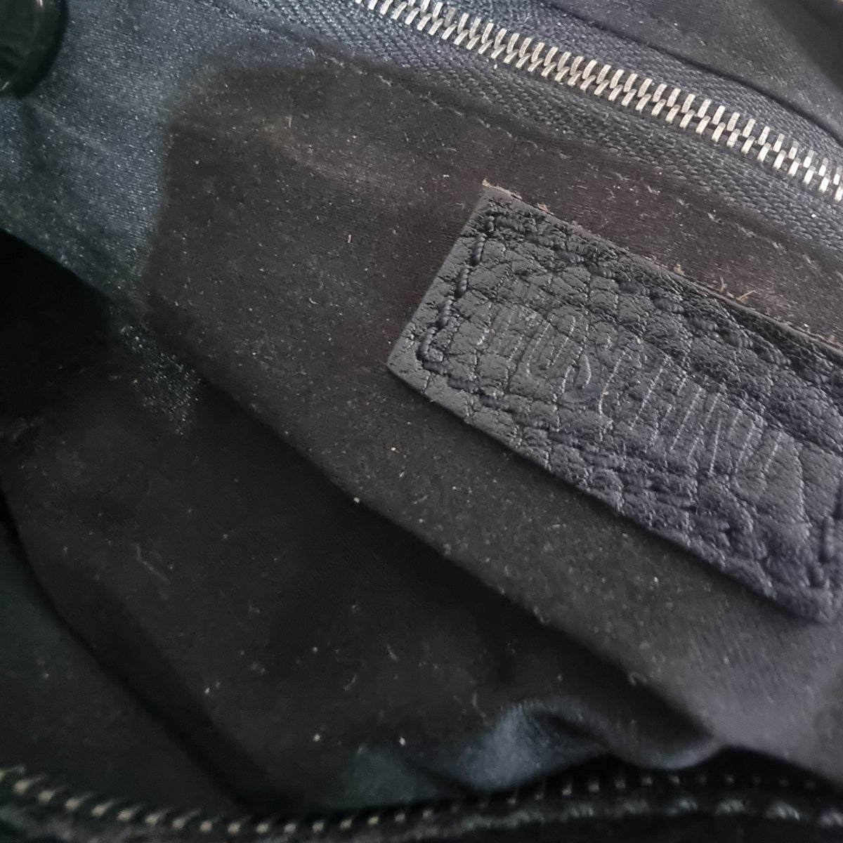 borsa-bauletto-pelle-nera-moschino