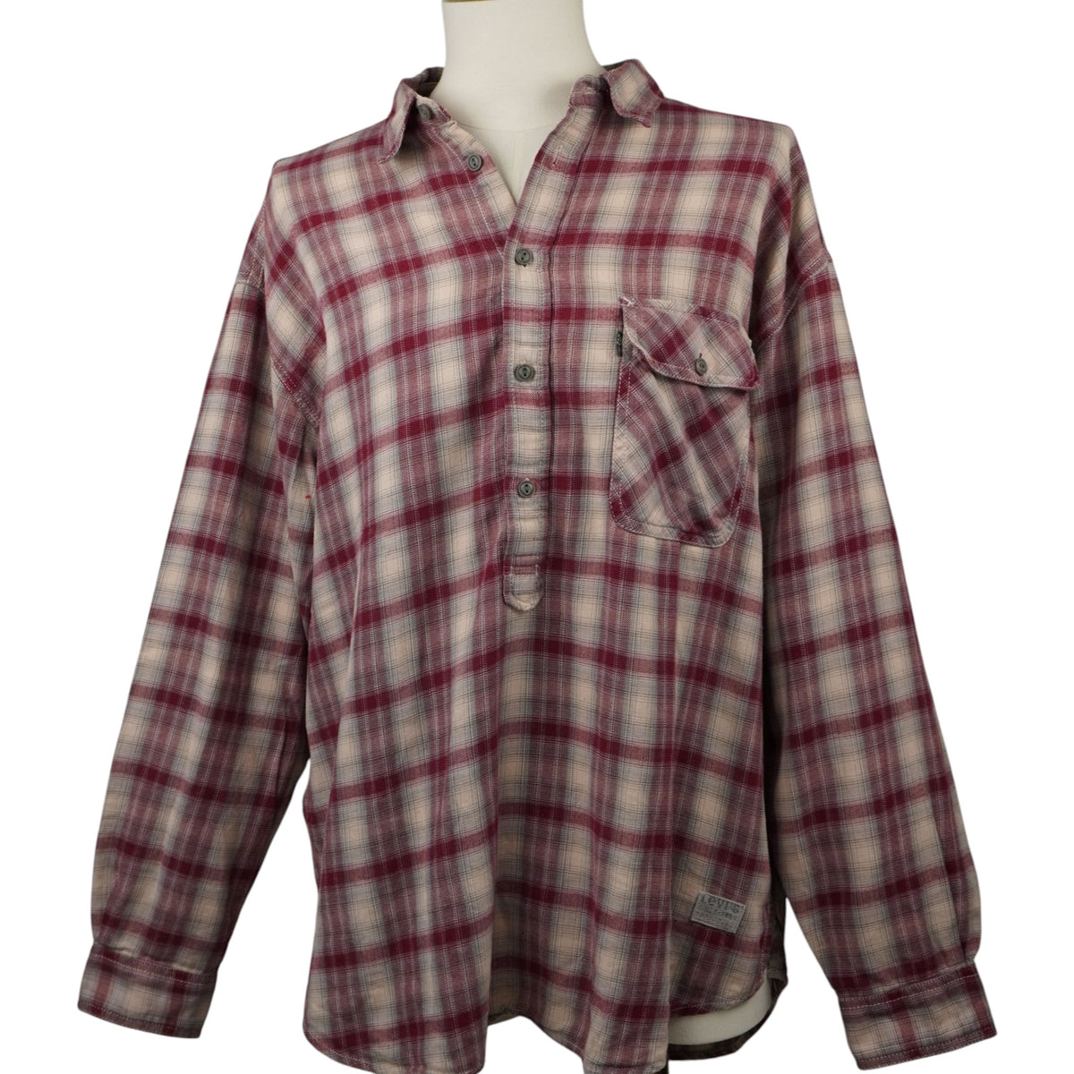 Camicia vintage Levi's in flanella a quadri bordeaux e grigi, taglia XL, vista frontale su manichino, stile workwear americano.