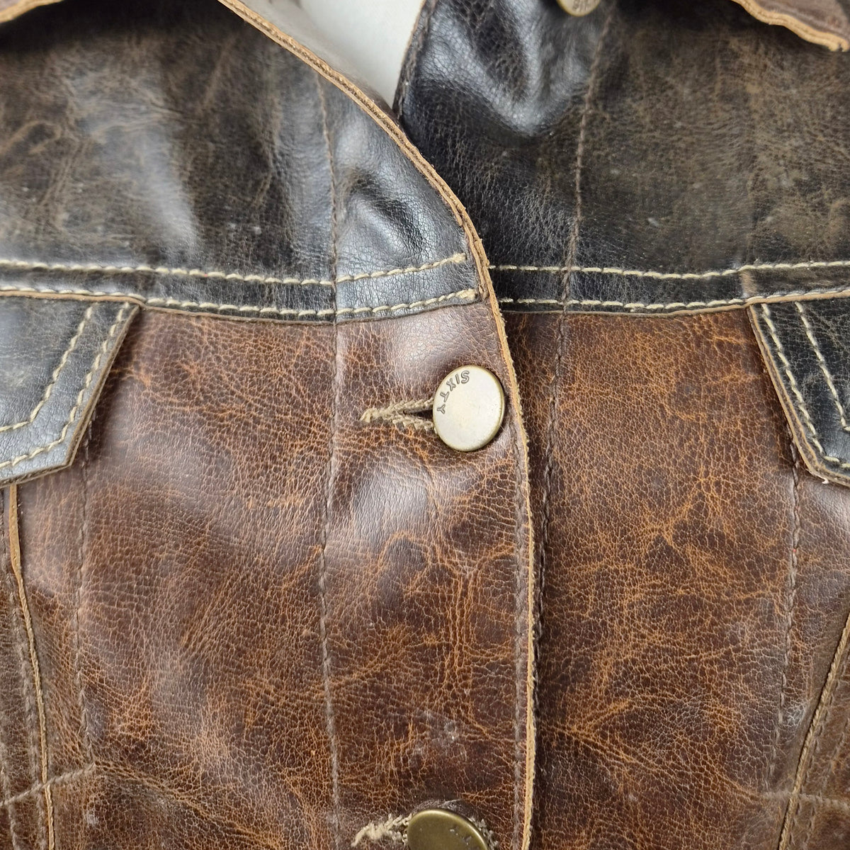 giacca-corta-biker-miss-sixty-vintage-marrone-effetto-pelle-invecchiata-zip-dietro-bottoni