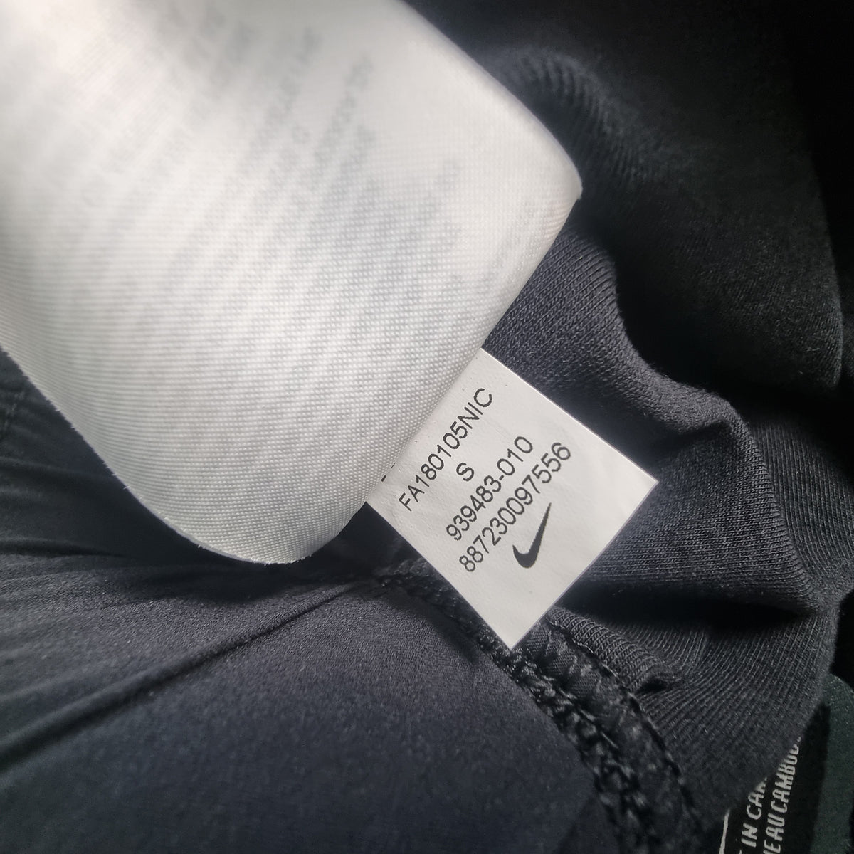 gonna-cargo-nike-tech-pack