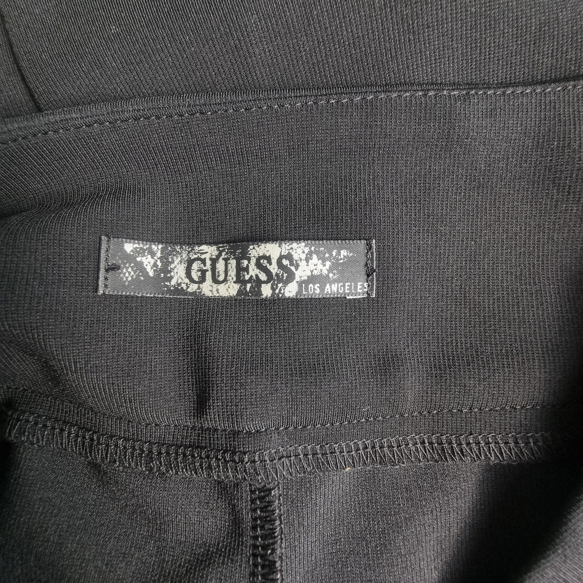 minigonna-nera-tubino-guess-jeans-stretch-dettaglio-zip-metalliche