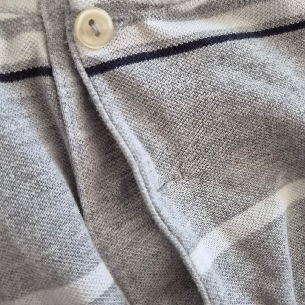 polo-uomo-lacoste-slim-fit-grigia-righe-bianche-blu-manica-corta
